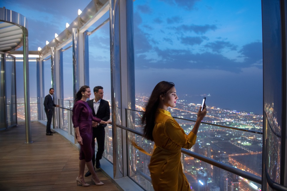 Burj Khalifa 124 Floor: Night Time