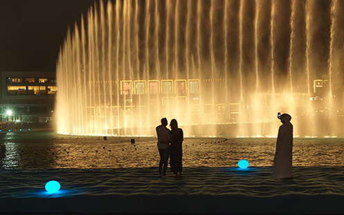 Dubai Fountain: Walk Bridge Fountain View