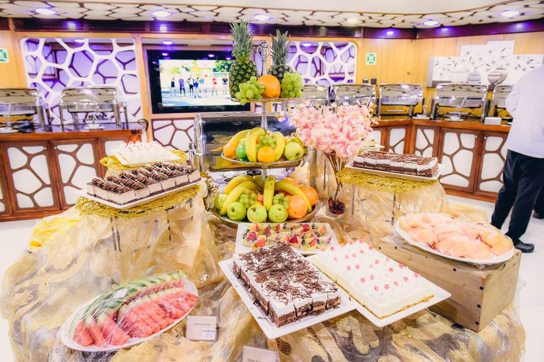 Lotus Mega Yacht Dinner Cruise: Sweets and Fruits