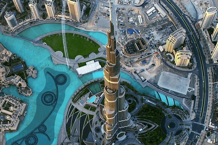 At The Top + Dubai Aquarium: Burj Khalifa