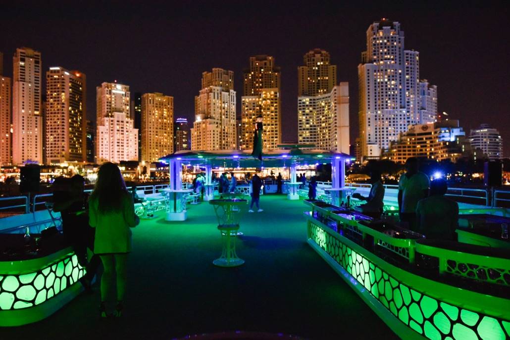 Lotus Mega Yacht Dinner Cruise: Night Time